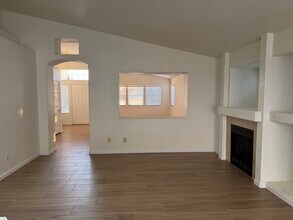 5312 Great Pine Dr in Las Vegas, NV - Building Photo - Building Photo