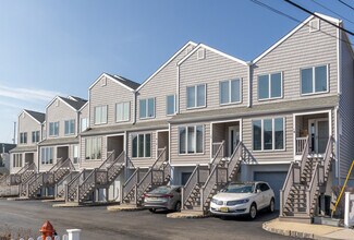 1184 Ocean Ave in Sea Bright, NJ - Building Photo - Building Photo