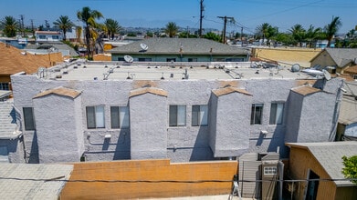 Fraser Flats in Los Angeles, CA - Foto de edificio - Building Photo