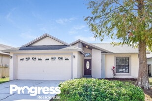 1440 Tiverton Dr in Brandon, FL - Building Photo