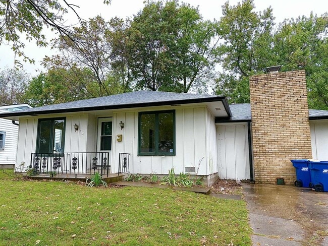property at 614 S Monroe Ave