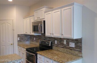 12511 W Glenrosa Dr in Litchfield Park, AZ - Foto de edificio - Building Photo