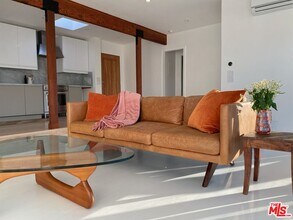 1811 Fanning St in Los Angeles, CA - Building Photo - Building Photo