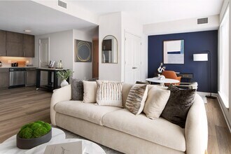 Ovation at Park Crest in McLean, VA - Foto de edificio - Building Photo