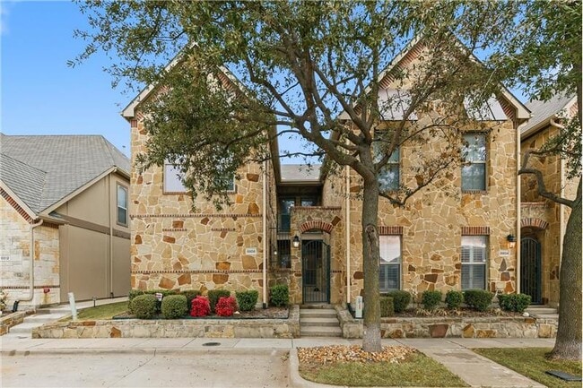 property at 8808 Paradise Dr