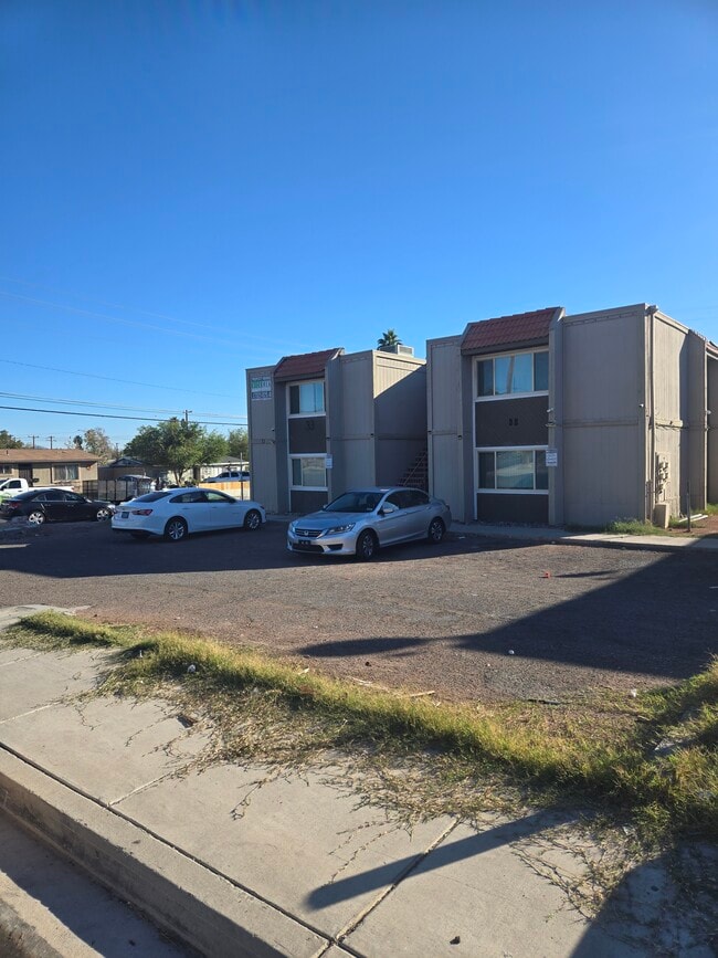 33 Gold Bar Ct, Unit B in Las Vegas, NV - Building Photo - Building Photo