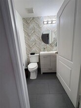8199 W 36th Ave in Hialeah, FL - Building Photo - Building Photo