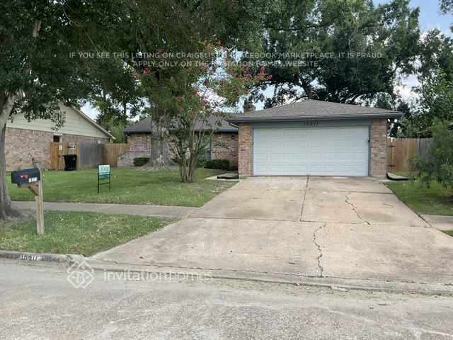 10311 Towneview Dr in Sugar Land, TX - Building Photo