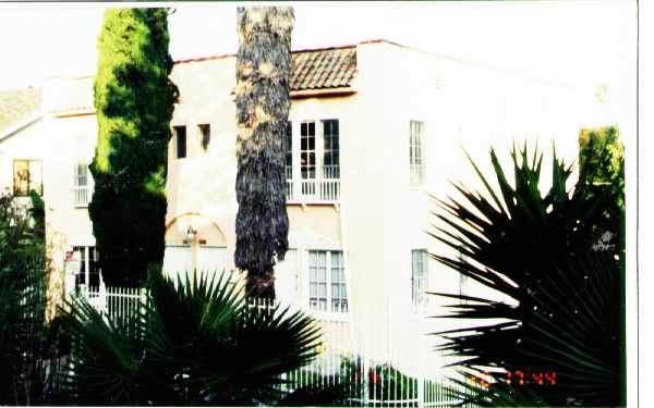 900-902 N Vendome St in Los Angeles, CA - Building Photo - Building Photo