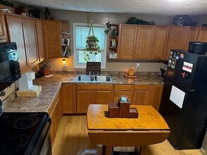 4966 Collins Dr in Newton Falls, OH - Building Photo - Building Photo