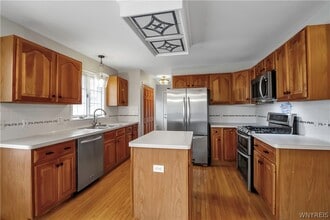 6 St Charles Ct in Buffalo, NY - Building Photo - Building Photo