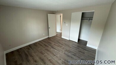 310 Thompson Rd in Webster, MA - Building Photo - Building Photo