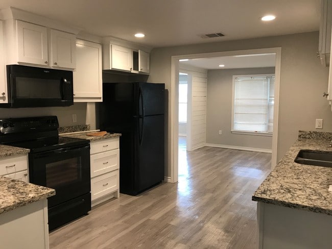 1113 Big Rock St in Canton, TX - Building Photo - Building Photo