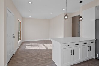 546 W Parkside Dr in Palatine, IL - Building Photo - Building Photo