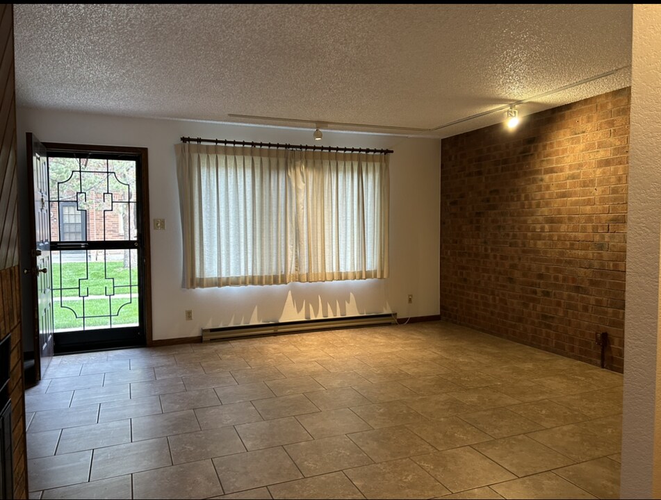 2105 Chatalet Ln, Unit E Photo