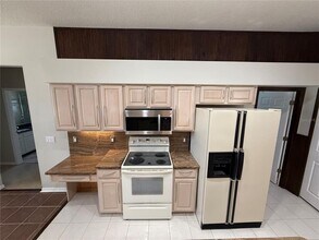 2637 Shinoak Dr in Orlando, FL - Building Photo - Building Photo