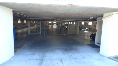 15006 Inglewood Ave in Lawndale, CA - Building Photo - Building Photo