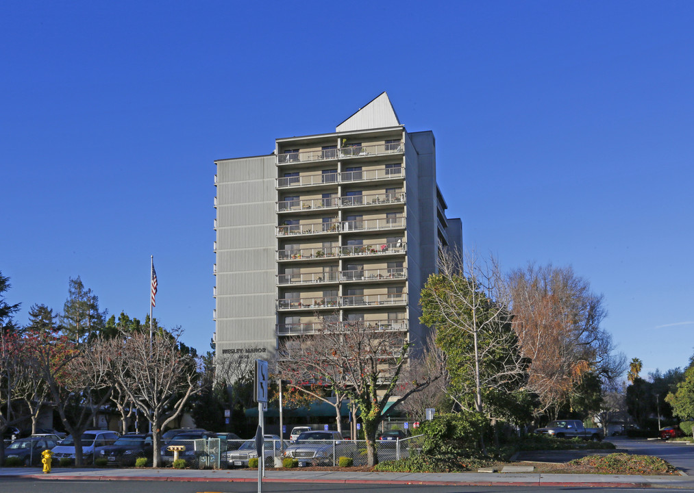 Wesley Manor in Campbell, CA - Building Photo