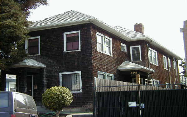 5614 Shattuck Ave in Oakland, CA - Foto de edificio - Building Photo