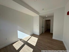 199 Gardner St in Boston, MA - Foto de edificio - Building Photo