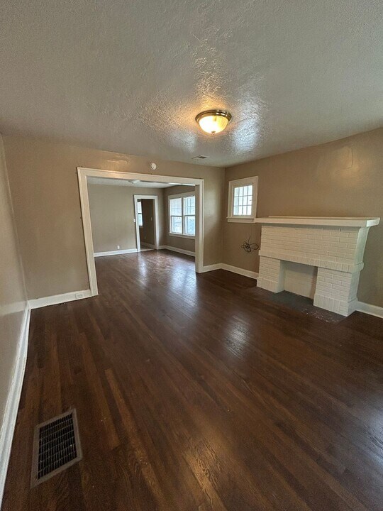 5405-5407 Harrison St in Kansas City, MO - Foto de edificio