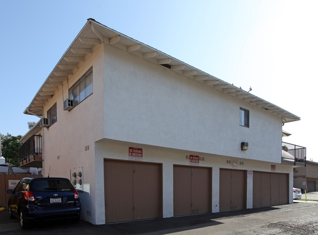 2340 E Ball Rd in Anaheim, CA - Building Photo - Building Photo