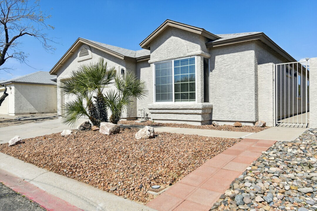 7420 W Greer Ave in Peoria, AZ - Building Photo