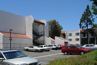 Regency Villas in San Diego, CA - Foto de edificio - Building Photo