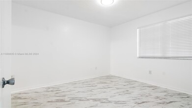 215 SW 117th Ter, Unit 14306 in Pembroke Pines, FL - Foto de edificio - Building Photo