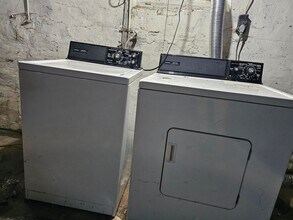 124 10th St SW-Unit -Lower in Cedar Rapids, IA - Building Photo - Building Photo