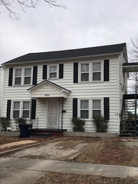 property at 1004-1004 1/2 E 15th St