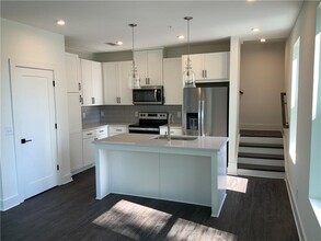 733 Eloise Wy in Atlanta, GA - Building Photo - Building Photo