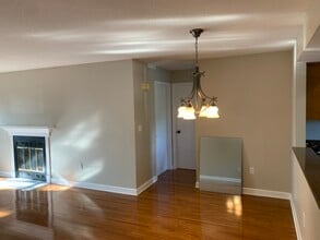 1309 Sunfield Dr, Unit Sunfield in South Windsor, CT - Building Photo - Building Photo