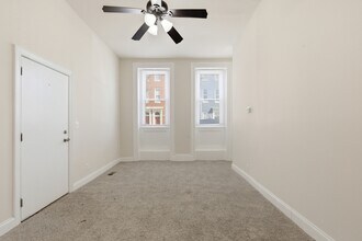 910 N Arlington Ave in Baltimore, MD - Foto de edificio - Building Photo