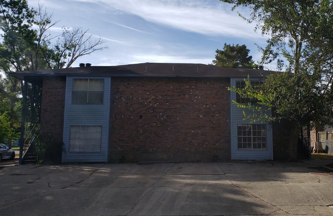 613 Colorado Ave in Duson, LA - Building Photo