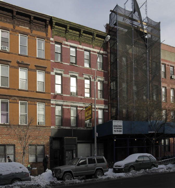 97 Greenpoint Ave in Brooklyn, NY - Building Photo