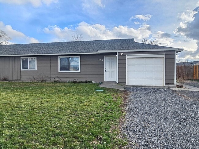 property at 1230 Arlington Dr