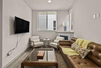 5210b Brooklyn Ave NE, Unit SI ID1514091P in Seattle, WA - Building Photo - Building Photo