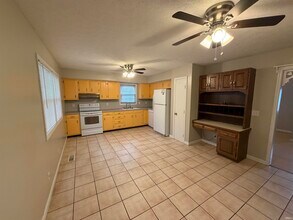 800 Greenfield Rd in Evansville, IN - Building Photo - Building Photo