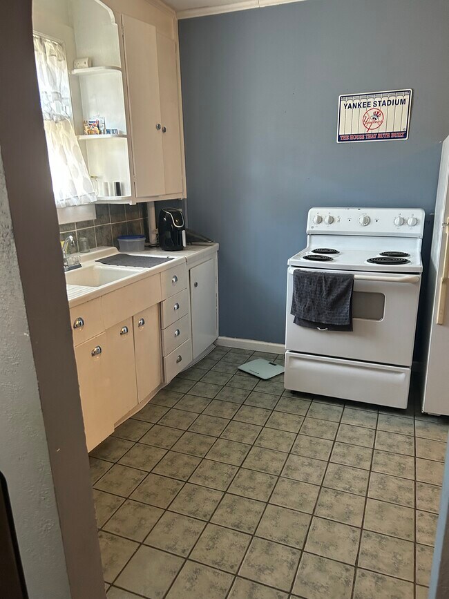 357 S River St in Wilkes-Barre, PA - Building Photo - Building Photo