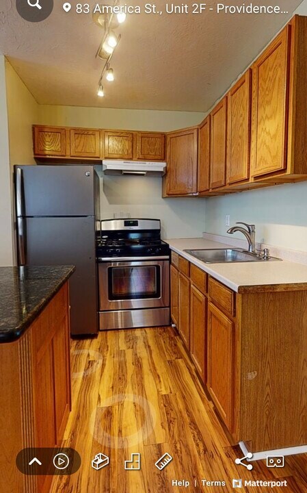 83 America St in Providence, RI - Building Photo