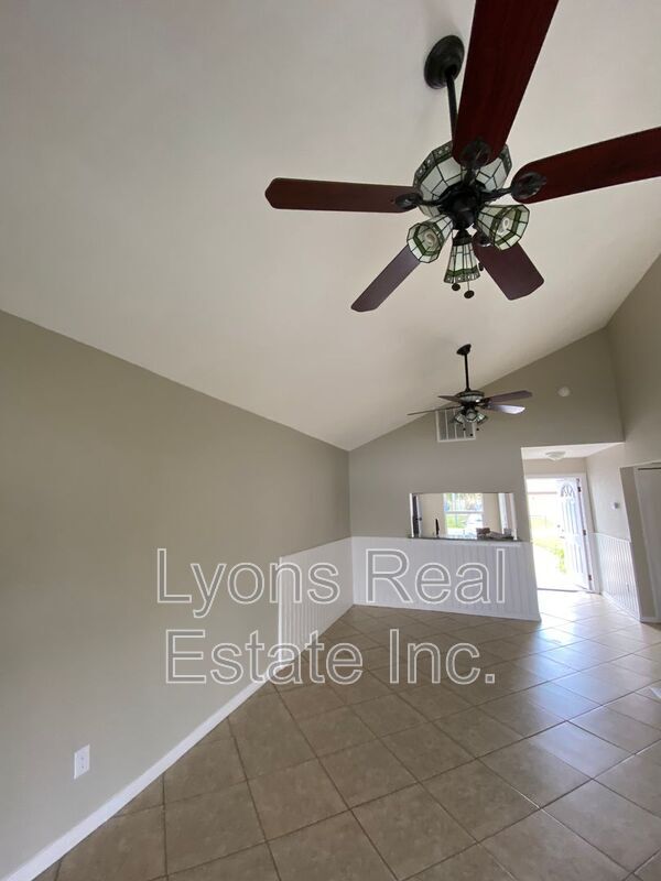 17407 Ellie Dr in Ft. Myers, FL - Building Photo - Building Photo