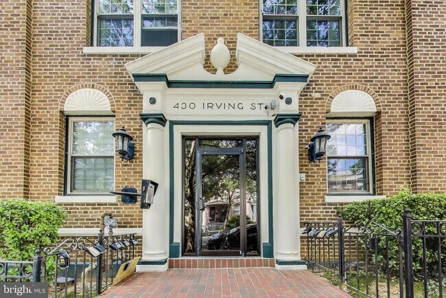 430 Irving St NW in Washington, DC - Building Photo - Building Photo