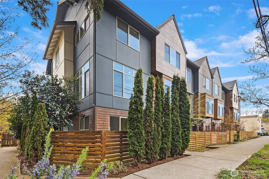 4071 NE 50th St in Seattle, WA - Foto de edificio