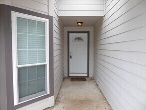 8126 Glorieta Dr in Houston, TX - Building Photo - Building Photo