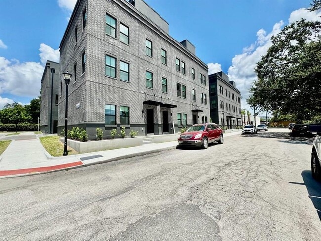 property at 1302 E Kay St
