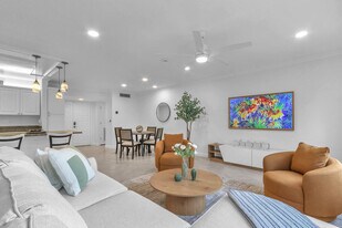 1800 SE St Lucie Blvd in Stuart, FL - Building Photo