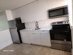 711 14th St-Unit -1 in West Palm Beach, FL - Building Photo - Building Photo