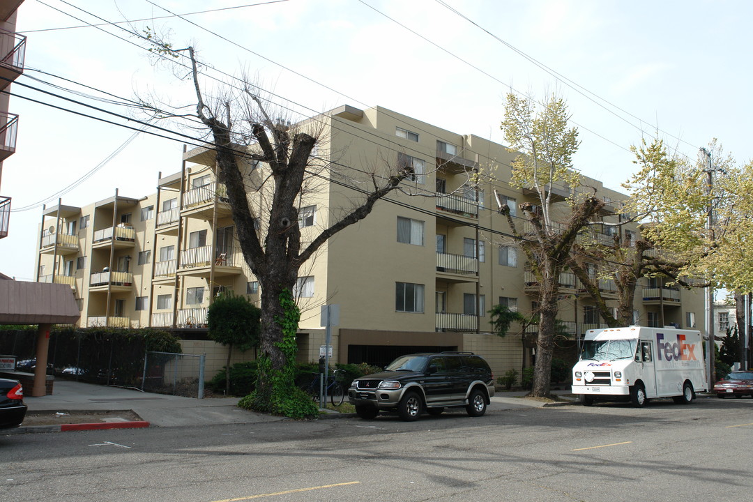 2000 Durant Ave in Berkeley, CA - Building Photo