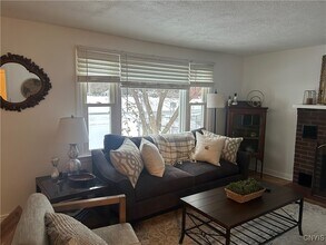 511 Hickory St in Liverpool, NY - Building Photo - Building Photo